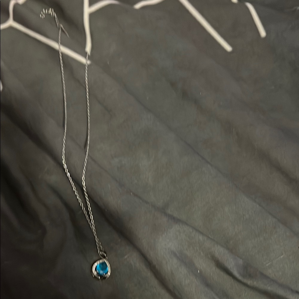 Elegant Blue Pendant Necklace